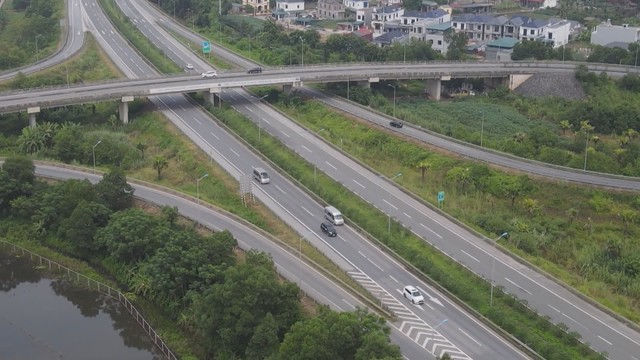 60 Giây Sáng ngày 28/7/2026 | Cục CSGT đề xuất làn trái cao tốc chỉ dùng để vượt, cấm chạy liên tục. - Ảnh 1.