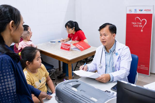 Viettel chung tay khám tim miễn phí cho hơn 600 em nhỏ tại Khánh Hòa - Ảnh 3.
