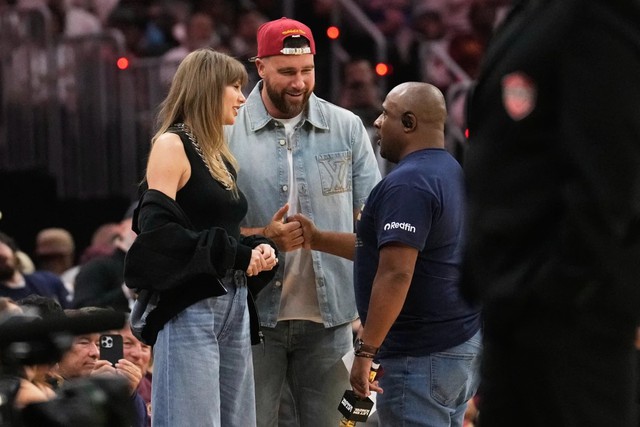 Taylor Swift và Travis Kelce quyên góp 26 triệu USD trước thềm đám cưới - Ảnh 4.