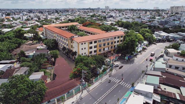 Xã Bà Điểm: Nỗ lực chuyển đổi từ mô hình nông thôn lên phường đô thị - Ảnh 1.