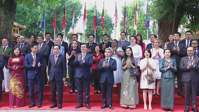Thời sự trưa HTV ngày 31/7/2026 | Lễ thượng cờ kỷ niệm 59 năm Ngày thành lập ASEAN. - Ảnh 1.