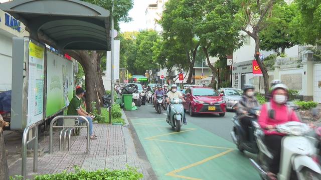 60 Giây Sáng ngày 5/7/2026 | Hà Nội: Bắt giữ nghi phạm dùng dao khống chế, cướp 10 chỉ vàng- Ảnh 3.