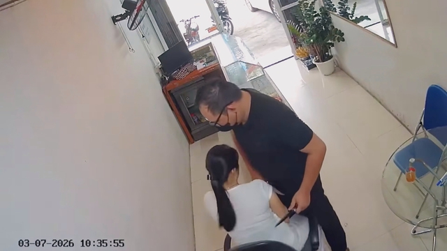 60 Giây Sáng ngày 5/7/2026 | Hà Nội: Bắt giữ nghi phạm dùng dao khống chế, cướp 10 chỉ vàng- Ảnh 1.