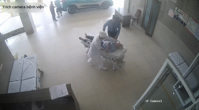 Một tháng sau chấn thương đầu, ông cụ 75 tuổi được phát hiện khối máu tụ gây chèn ép não - Ảnh 1.