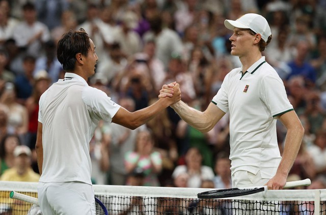 Sinner thẳng tiến vào tứ kết Wimbledon 2026 - Ảnh 3.