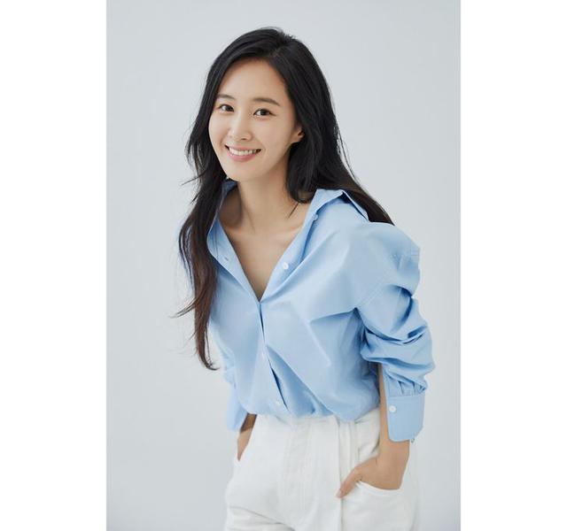 Yuri - Girls' Generation rời SM Entertainment sau 19 năm- Ảnh 1.