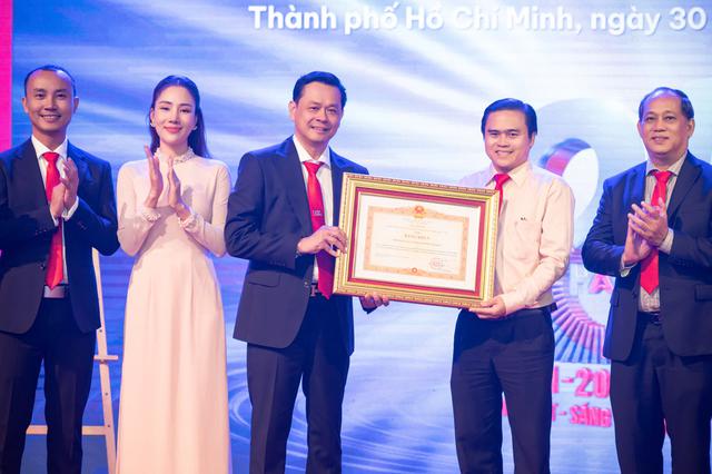 Hiệp hội Quảng cáo TP. Hồ Chí Minh (HAA) kỷ niệm 25 năm thành lập, đón nhận Bằng khen của Thủ tướng Chính phủ - Ảnh 2.
