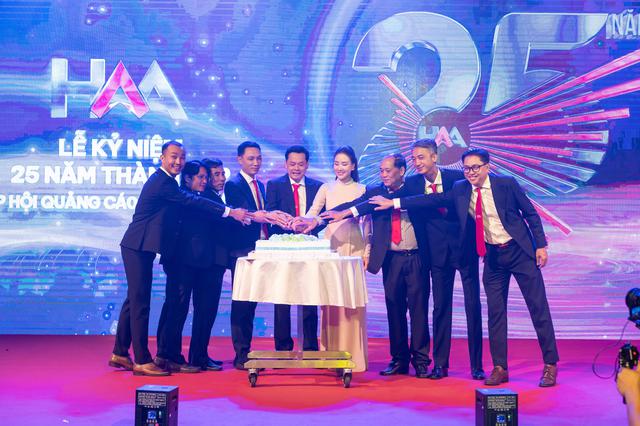 Hiệp hội Quảng cáo TP. Hồ Chí Minh (HAA) kỷ niệm 25 năm thành lập, đón nhận Bằng khen của Thủ tướng Chính phủ - Ảnh 6.