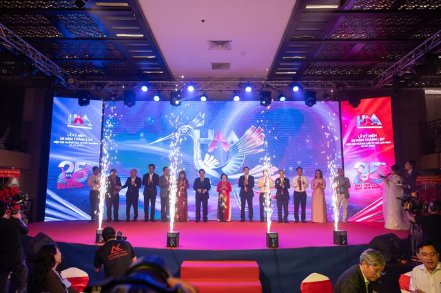 Hiệp hội Quảng cáo TP. Hồ Chí Minh (HAA) kỷ niệm 25 năm thành lập, đón nhận Bằng khen của Thủ tướng Chính phủ - Ảnh 8.