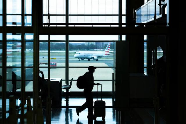 Mỹ siết visa, yêu cầu một số trường hợp phải đặt cọc 20.000 USD - Ảnh 2.
