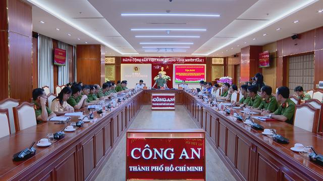 Công an TP. Hồ Chí Minh tổ chức tọa đàm về các dự án luật, nghị quyết do Bộ công an soạn thảo - Ảnh 2.