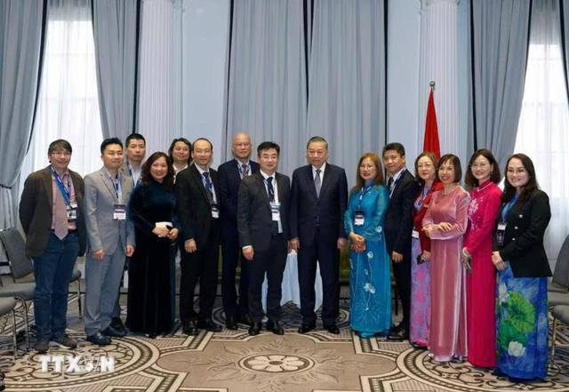 Tổng Bí thư, Chủ tịch nước Tô Lâm tiếp trí thức, nhà khoa học tiêu biểu người Việt Nam tại Australia - Ảnh 1.