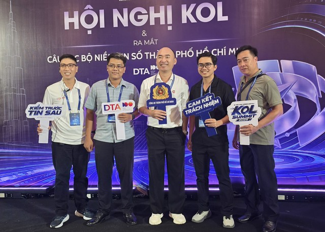 Ra mắt "Câu lạc bộ Niềm tin số TP. Hồ Chí Minh" - kết nối sức ảnh hưởng vì môi trường mạng an toàn - Ảnh 1.