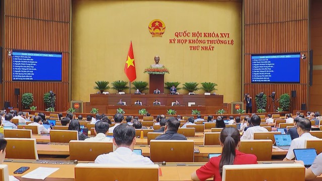 Thời sự trưa HTV ngày 13/8/2026 | Quốc Hội thảo luận sửa đổi các luật thuộc lĩnh vực viễn thông công nghệ  - Ảnh 1.