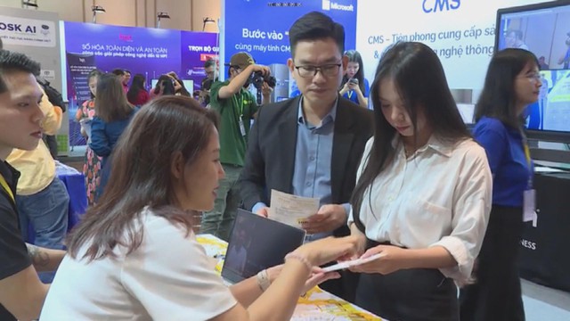 60 giây sáng ngày 14/8/2026 | TP. Hồ Chí Minh: Thay đổi quy định đi xe buýt miễn phí từ ngày 1/10/2026 - Ảnh 2.