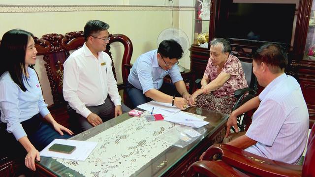 Phường Linh Xuân triển khai hỗ trợ giải quyết thủ tục hành chính ngoài giờ - Ảnh 2.