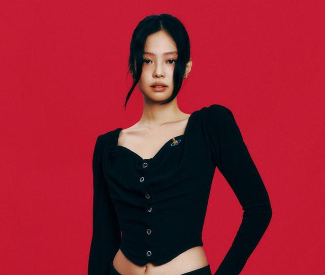 Jennie biểu diễn 18 ca khúc trên cương vị nghệ sĩ chính của Lollapalooza Chicago- Ảnh 2.