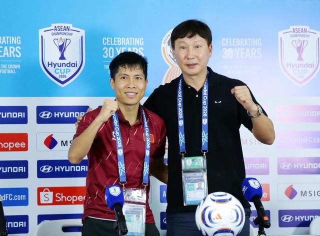 HLV Kim Sang Sik hài lòng với màn trình diễn của tuyển Việt Nam - Ảnh 1.