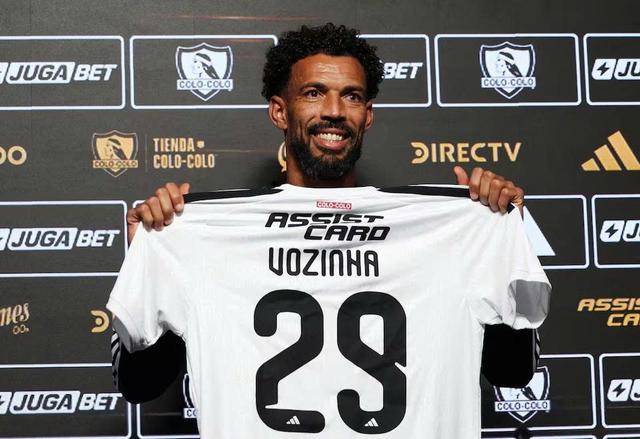 Thủ môn Vozinha: "Tôi luôn tin mình đủ đẳng cấp để khoác áo một CLB lớn"- Ảnh 1.