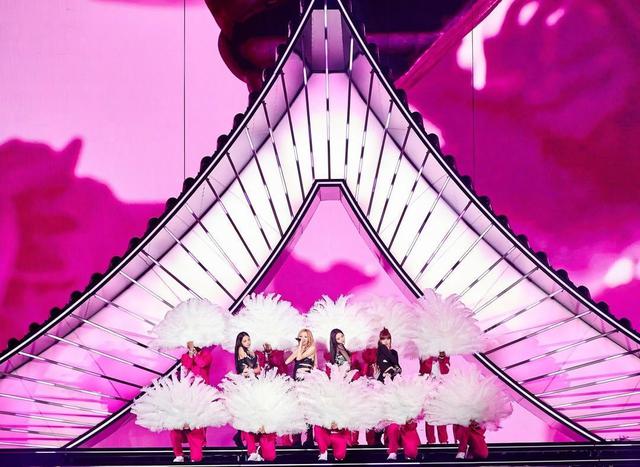 BLACKPINK tròn 10 năm: Nhóm nhạc nữ viết lại cách K-pop chinh phục thế giới- Ảnh 2.
