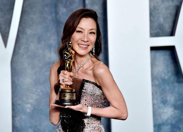 Michelle Yeoh được vinh danh tại Liên hoan phim Busan sau 15 năm trở lại- Ảnh 1.