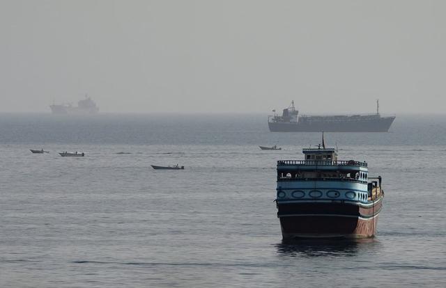 Iran và Oman đạt đồng thuận về eo biển Hormuz- Ảnh 2.