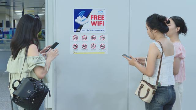 TP. Hồ Chí Minh hướng tới phủ sóng wifi miễn phí tốc độ cao tại toàn bộ không gian công cộng - Ảnh 1.
