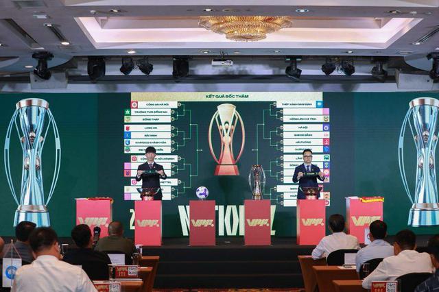 V.League tăng suất ngoại binh, Công Phượng gặp "đối cứng" ngay vòng 1 - Ảnh 1.
