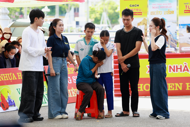 Mái ấm gia đình Việt: Em chăm cha sống thực vật, anh phụ hồ nuôi gia đình - Ảnh 13.