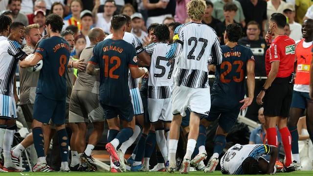 Newcastle ngược dòng hạ Valencia trong trận ra mắt của HLV Matthias Jaissle- Ảnh 1.