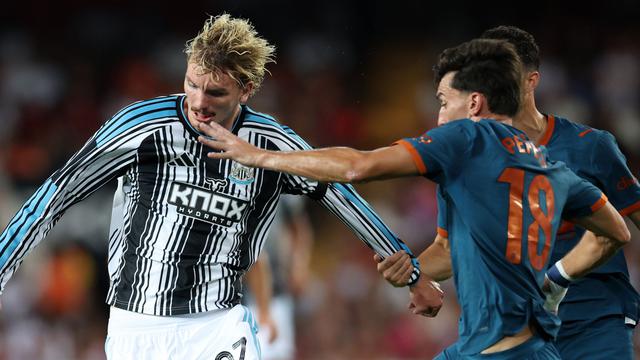Newcastle ngược dòng hạ Valencia trong trận ra mắt của HLV Matthias Jaissle- Ảnh 3.
