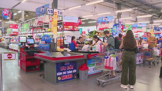 60 Giây Trưa ngày 19/9/2026 | Giảm rác thải nhựa hướng đến kinh tế xanh - Ảnh 1.