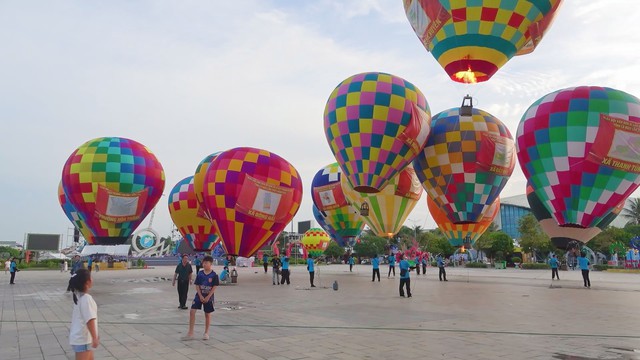 Thời sự trưa HTV ngày 2/9/2026 | Du khách thích thúc trải nghiệm không gian trung thu - Ảnh 2.