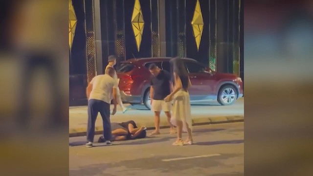 Quảng Ninh: Tạm giữ 4 người trong vụ nhóm khách nữ hành hung tài xế taxi - Ảnh 2.