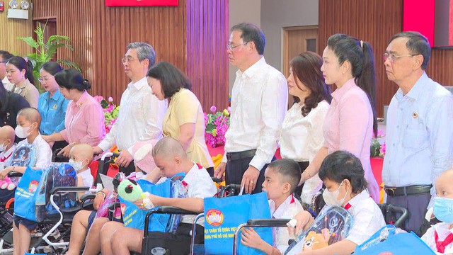 60 Giây Sáng ngày 5/9/2026 | Lễ khai giảng tại những lớp học đặc biệt - Ảnh 1.