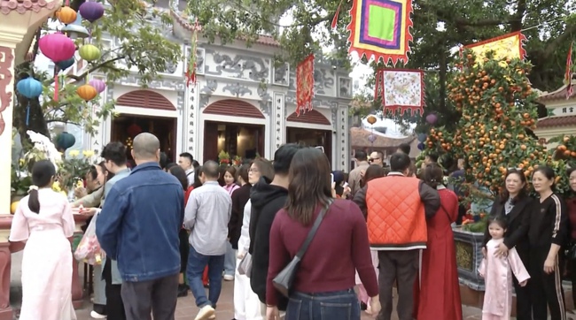 Nét đẹp đi lễ đầu năm của người Việt- Ảnh 1.