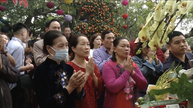 Nét đẹp đi lễ đầu năm của người Việt- Ảnh 2.