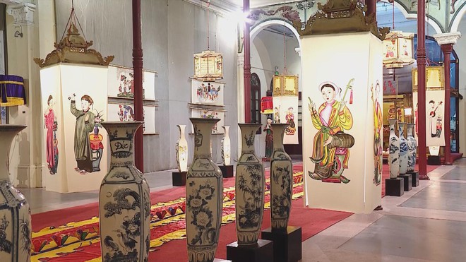 Rộn ràng Trung thu giữa lòng phố cổ Hà Nội  - Ảnh 2.