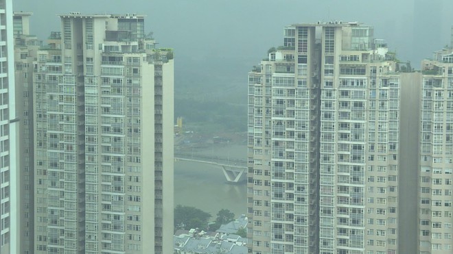 Giá nhà leo thang: Người trẻ bao giờ mới chạm tới giấc mơ an cư? - Ảnh 1.