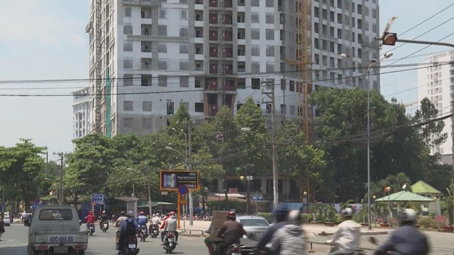 Giá nhà leo thang: Người trẻ bao giờ mới chạm tới giấc mơ an cư? - Ảnh 2.