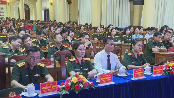 Bộ Tư lệnh Lăng Chủ tịch Hồ Chí Minh kỷ niệm 95 năm Ngày thành lập Hội Liên hiệp Phụ nữ Việt Nam - Ảnh 1.