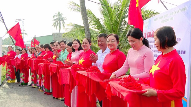 Phường Tam Bình: Niềm vui của người dân khi các con hẻm "thay áo" mới - Ảnh 2.