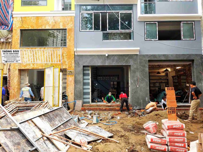 Người dân TP. Hồ Chí Minh tháo dỡ nhà bàn giao mặt bằng cho dự án cầu đường Nguyễn Khoái dài hơn 2,5km - Ảnh 5.