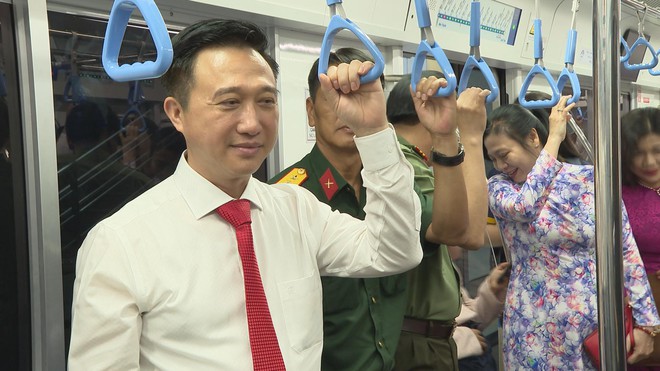 Đại biểu Đại hội Đảng bộ TP. Hồ Chí Minh dâng hương Vua Hùng, tham quan metro Bến Thành - Suối Tiên - Ảnh 5.
