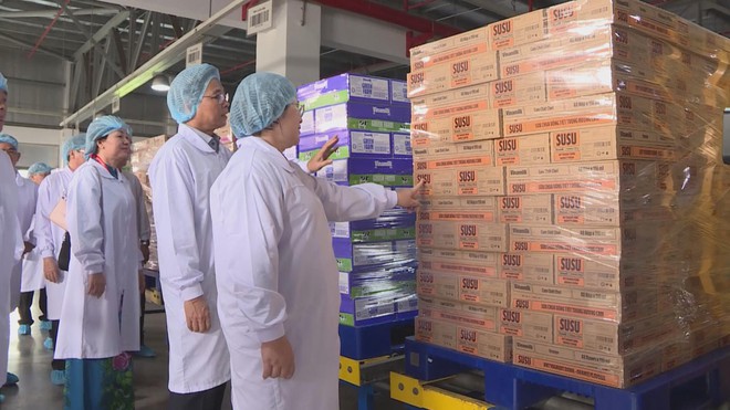 Đoàn đại biểu dự Đại hội Đảng bộ TP. Hồ Chí Minh tham quan mô hình kinh tế khu vực Bình Dương- Ảnh 3.
