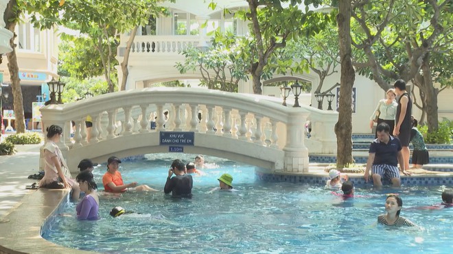 Khu vực dịch vụ của TP. Hồ Chí Minh tăng trưởng khởi sắc- Ảnh 2.