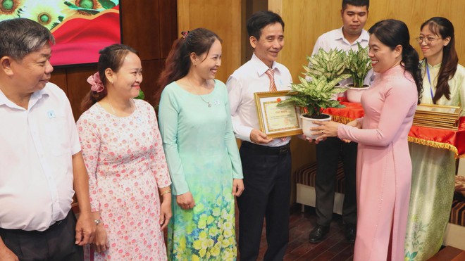 Phường Tam Bình tuyên dương 142 tập thể, cá nhân điển hình tiên tiến giai đoạn 2020 - 2025- Ảnh 4.