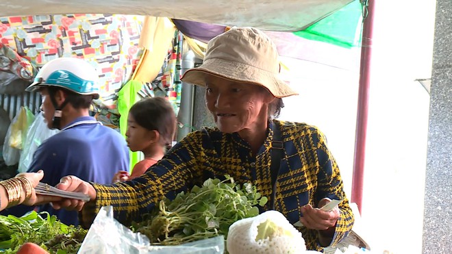 Phương Quyên: Mồ côi cha, mẹ bỏ đi, cô bé nương tựa bà nội già yếu - Ảnh 5.