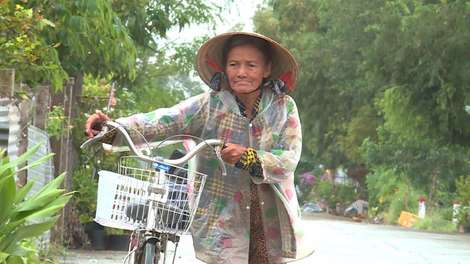 Phương Quyên: Mồ côi cha, mẹ bỏ đi, cô bé nương tựa bà nội già yếu - Ảnh 4.