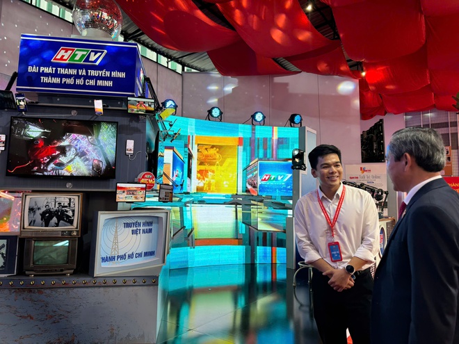 Không gian "Tháp đa truyền thông HTV" tại Triển lãm thành tựu Báo chí - Xuất bản - Ảnh 3.